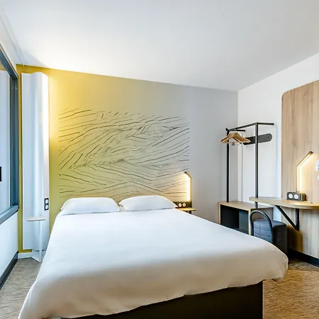 Bassins A Flot Hotel