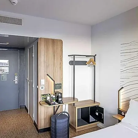 Otel Bassins A Flot Bordeaux