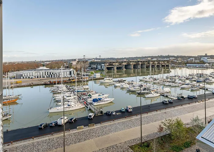 Bassins A Flot Hotell