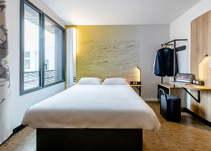 Bassins A Flot Hotell 3*